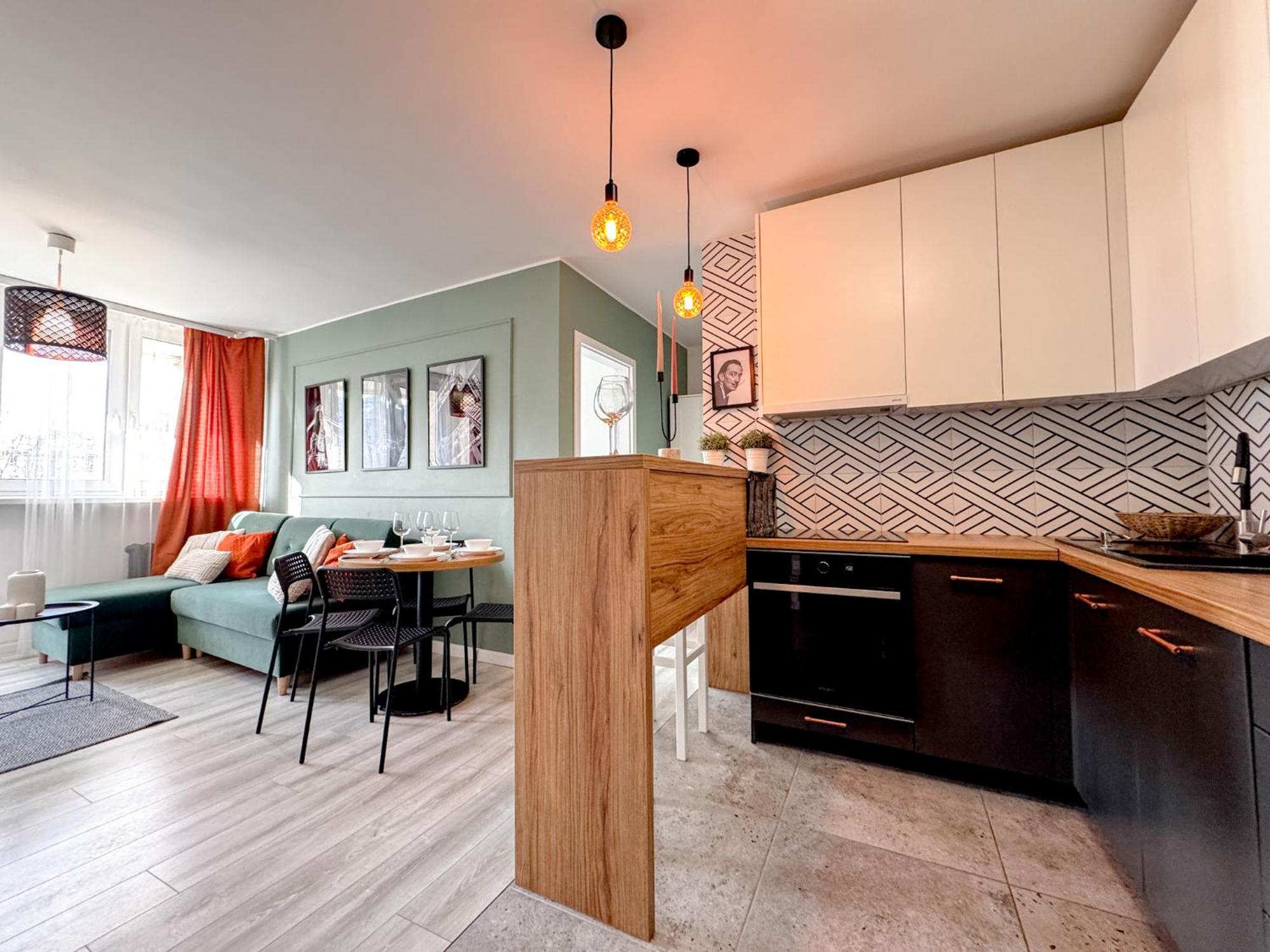 2mins Skytower! Stylish 2bd Kitchen, Balcony! Near Train Apartament *
