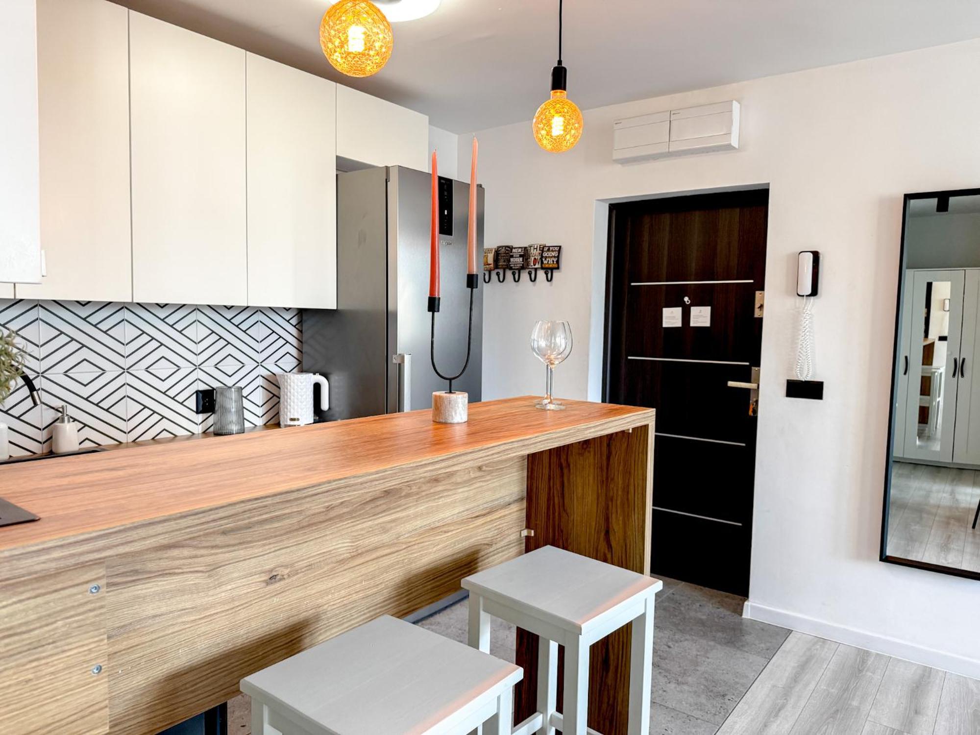 2mins Skytower! Stylish 2bd Kitchen, Balcony! Near Train Apartament *